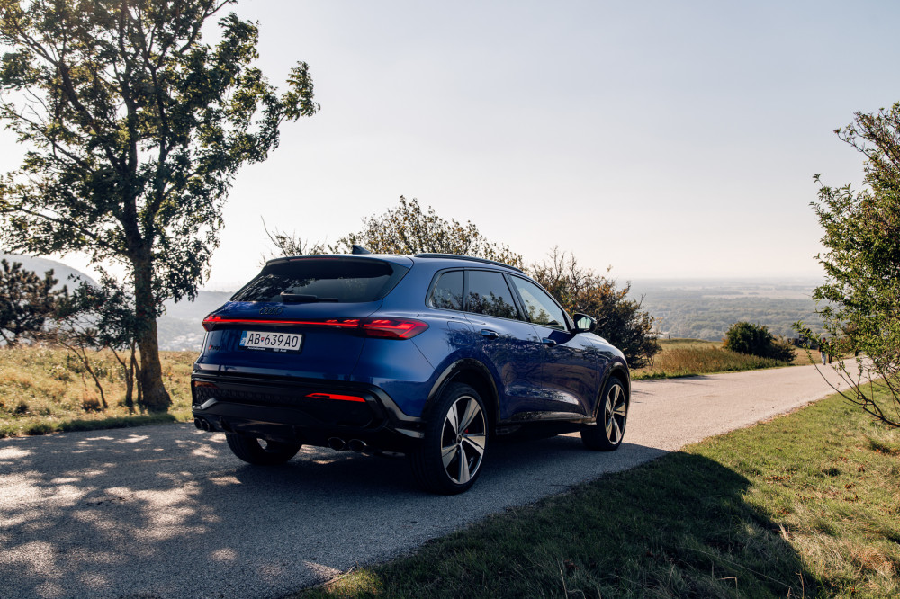 2025 Audi SQ5 TFSI quattro test